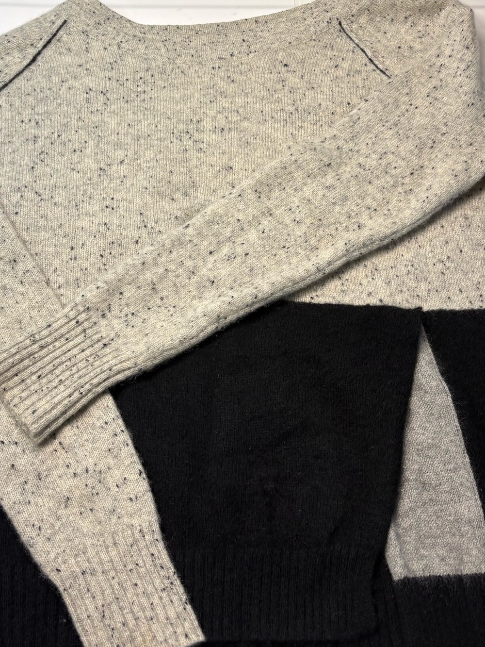 🖤 White + Warren 100% Cashmere Colorblock Speckled Sweater XS — MENDED